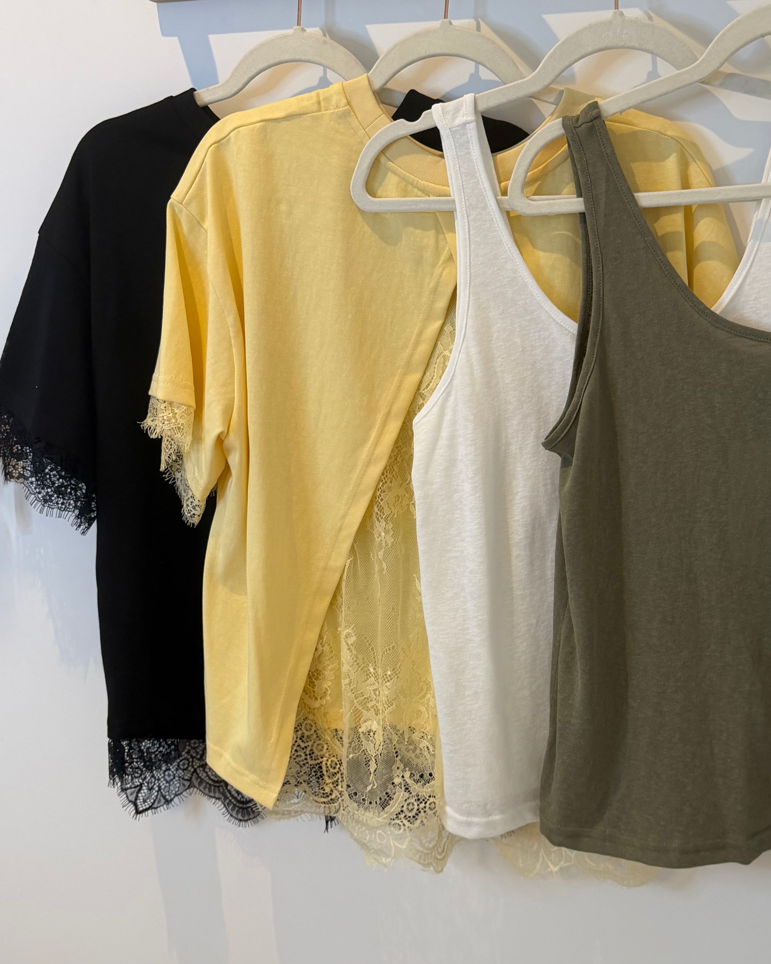 TOPS & T-SHIRTS