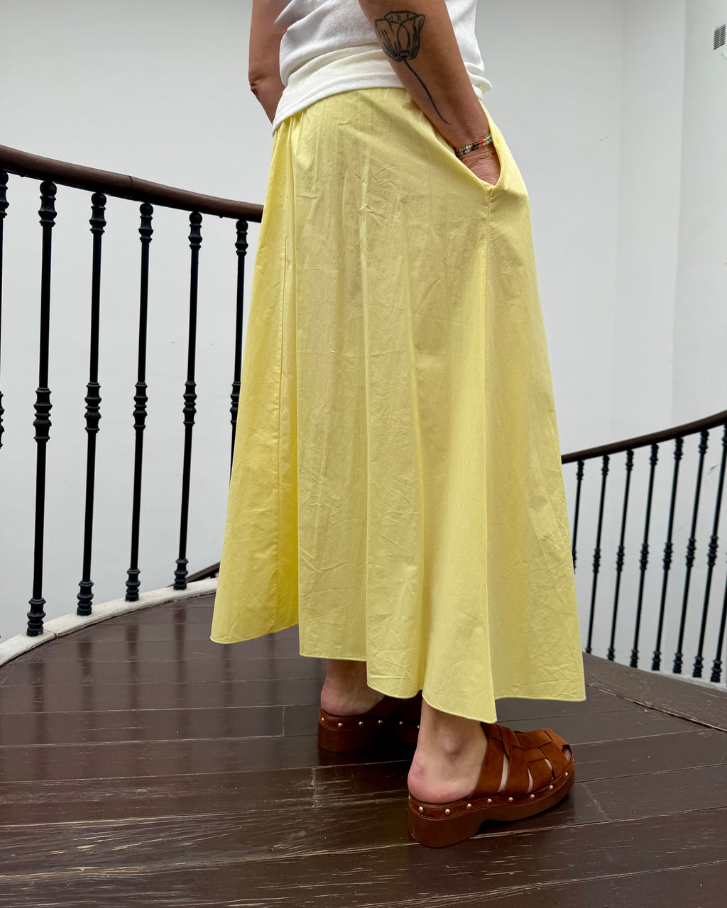Jupe longue à poches jaune