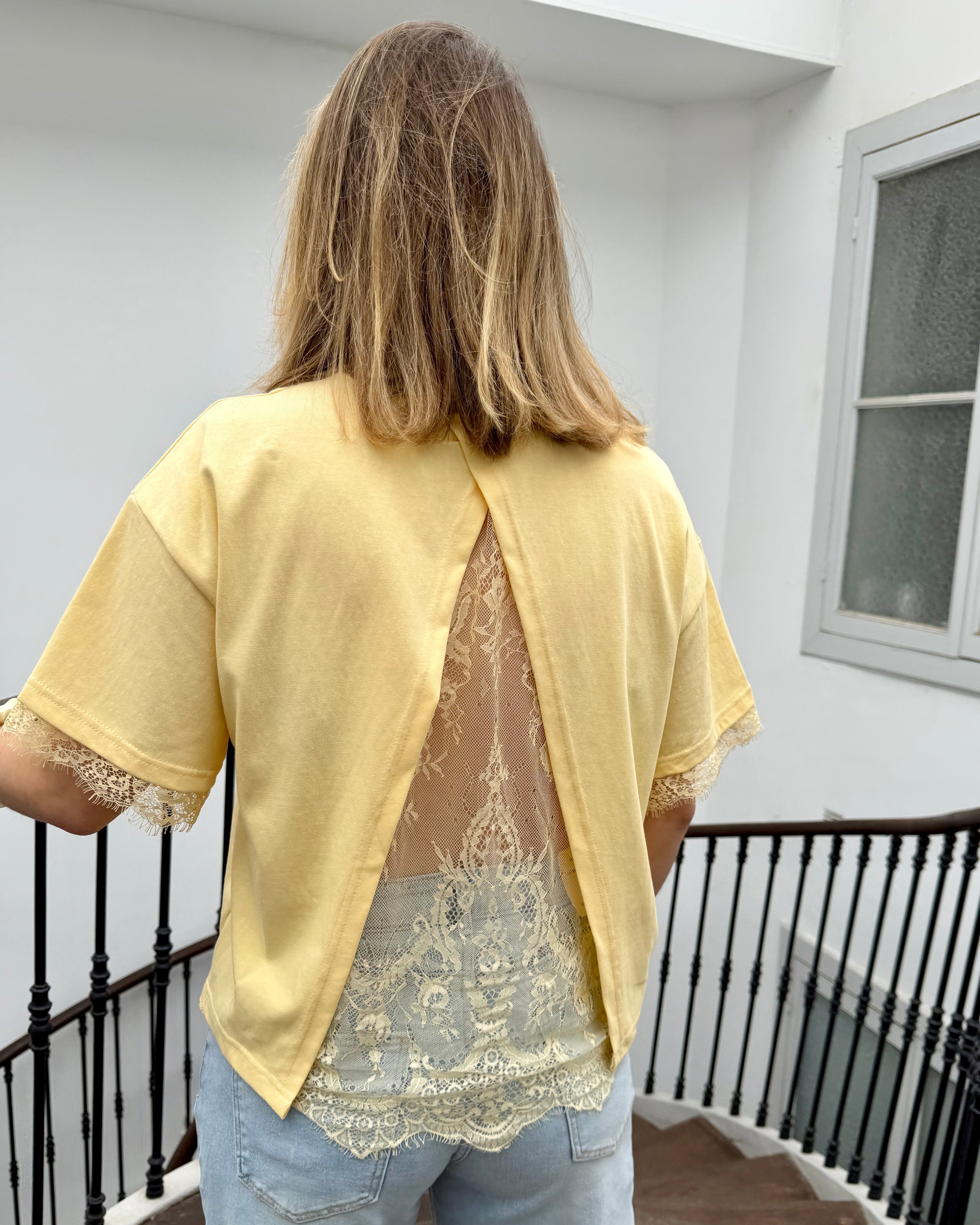 T-shirt dos nu à dentelle jaune
